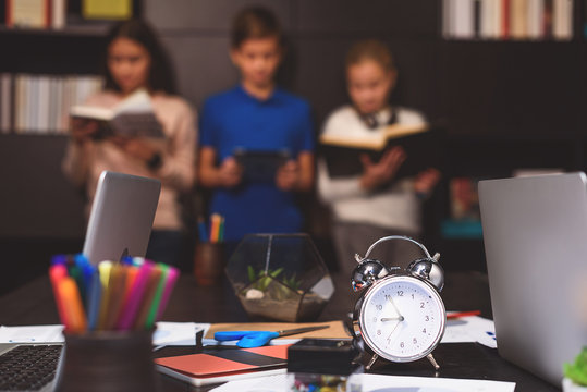 Children learning actively despite late hour