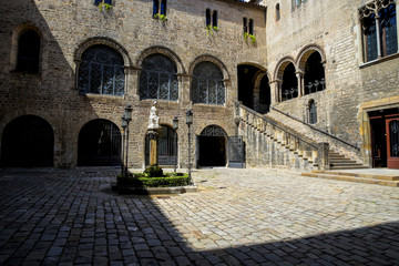 Fototapeta na wymiar Spanish Courtyard