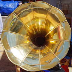 Gold gramophone speaker