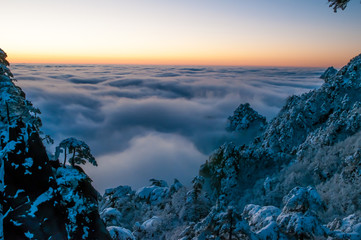 황산의 아침 풍경