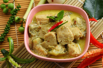 Green curry food.