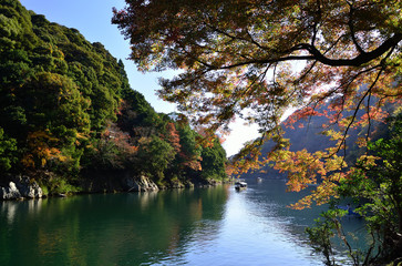 Boating in Arashiyama in autumn, Kyoto Japan
秋の嵐山　京都