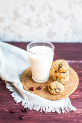 Useful baking: oatmeal cookies with yogurt