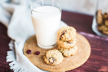 Useful baking: oatmeal cookies with yogurt