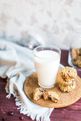 Obraz na płótnie Canvas Useful baking: oatmeal cookies with yogurt