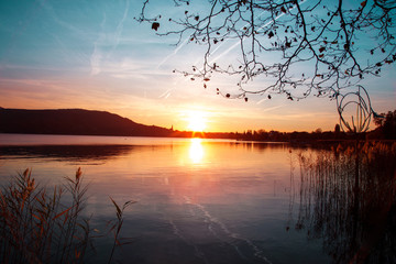 Coucher de soleil sur le lac d'Annecy
