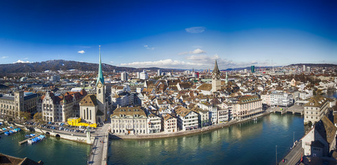 Fototapeta na wymiar Historic Zürich city center with famous Fraumünster Church, Limmat river and Zürich lake, Switzerland