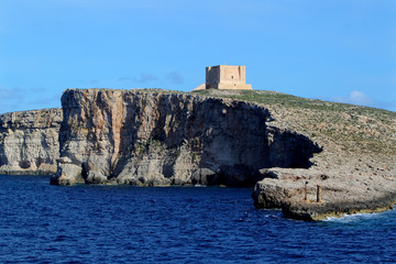 Wybrzeże niezamieszkałej obecnie maltańskiej wyspy Comino