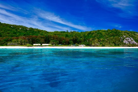 Blick zur Vogelinsel Aride, Seychellen