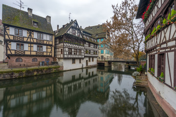 Fototapeta na wymiar The Ill river in Petite France area, Strasbourg