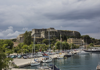 Fototapeta na wymiar Marina and fortress of Kerkyra
