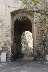 Fototapeta na wymiar Cagliari: porta di San Pancrazio del quartiere Castello - Sardegna