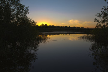 Fototapeta na wymiar Evening lake