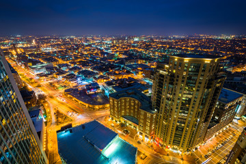 Fototapeta premium View of Harbor East at night, in Baltimore, Maryland.