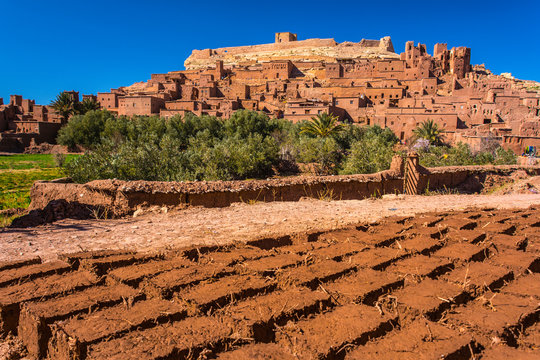 A&iuml;t Benhaddou &ndash; a mud Berber kasbah  between Sahara desert and Marrakesh Morocco