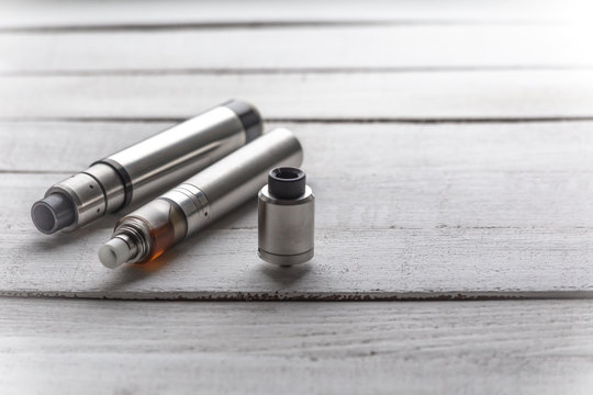electronic cigarettes, devices for vaping, vape mods for quit smoke