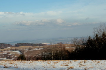 Krajobraz zimowy, ośnieżone pola
