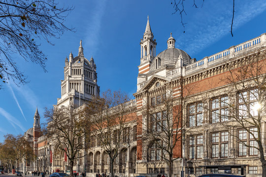 Fototapeta Vistoria and Albert museum in Kensington