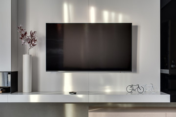 TV on the wall - 128408721