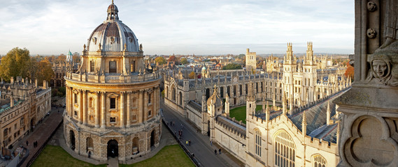 Fototapeta na wymiar Radcliffe Camera and All Souls College, Oxford University, Oxford, UK