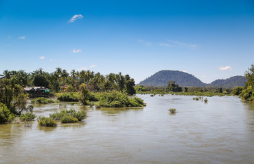 Fototapeta na wymiar Natural scene at Mekong River in Pakse, Champasak, Laos.