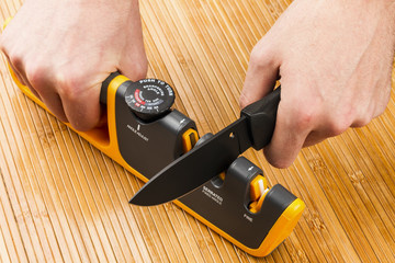 adjustable manual knife sharpener