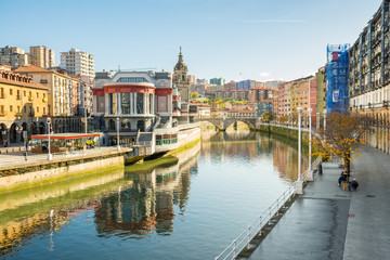 Naklejka premium downtown bilbao on sunny day, spain