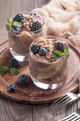 chocolate chia pudding with banana