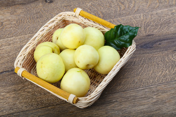 Nectarines in the bowl