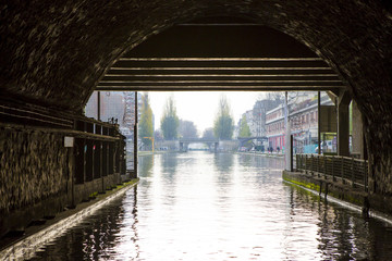 Tunnel et pont Canal Saint -Martin à Paris