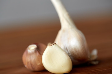 close up of garlic on wooden table