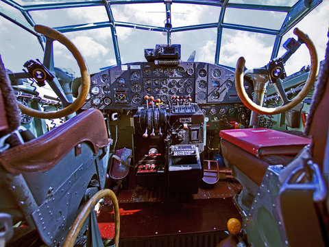 Ju52 Flight deck