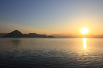 北海道洞爺湖　日の出