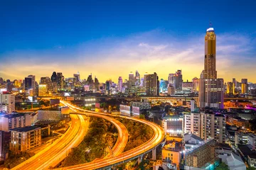 Zelfklevend Fotobehang Bangkok, Thailand downtown city skyline © comzeal