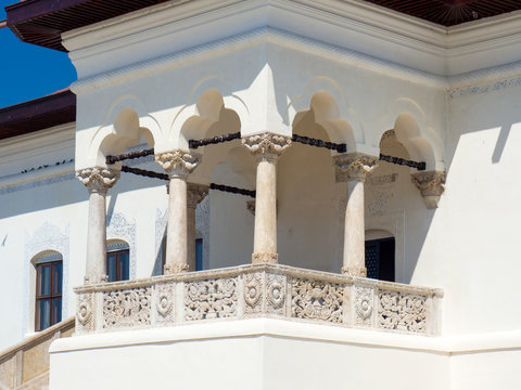 Potlogi palace - balcony detail