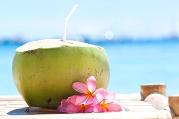 Photo sur Plexiglas Plage blanche de Boracay Tropical fresh cocktail on white beach