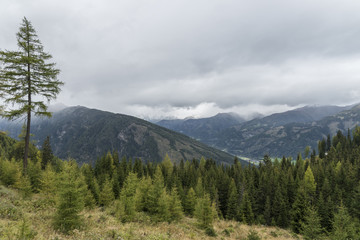 Blick vom Katschberg auf die umliegenden Berge
