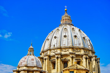 Fototapeta na wymiar View of the St. Peter's Basilica in a sunny day in Vatican