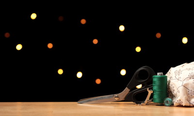 Stillleben Nähzubehör, grünes Garn