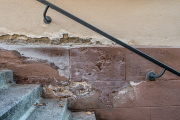 Marode Sandsteinwand