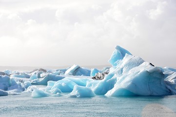Fototapeta na wymiar jokulraslon - glacier lagoon in eastern Iceland