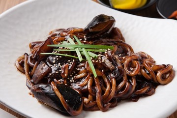 짜장면,jajangmyeon, black-bean-sauce noodles,쟁반짜장, jaengban zhajjang