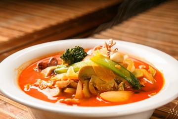 짬뽕, jjamppong, Chinese-style noodles with vegetables and seafood