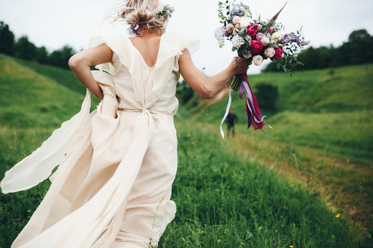 Pretty bride with flowers