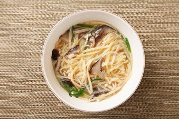 기스면, giseumyeon,  Noodles in Chicken Broth