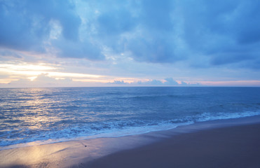 Obraz premium Sunset at sea ,beach background 