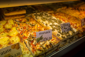 pizza olive manaea