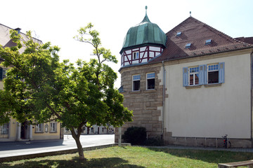 Fototapeta na wymiar Fachwerkturm mit Kupferhaube in Weissenburg