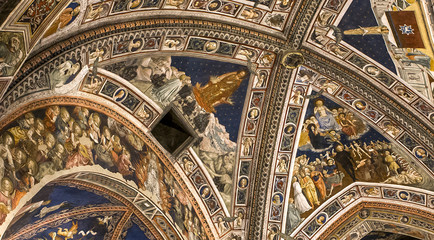 Obraz premium details of the battistero di san Giovanni, Siena, Italy