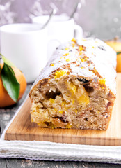 Cake with citrus and berry